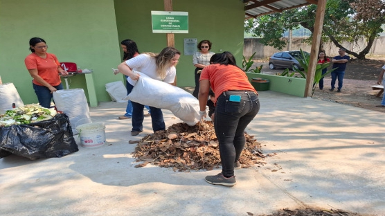 A Universidade Federal do Oeste do Pará, em comemoração aos seus 15 anos, juntamente com o Grupo de Estudos e Atividades Socioambientais - GEASA, realizaram a inauguração da Unidade de Tratamento de Resíduos Orgânicos (Usina de Compostagem).