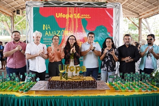 Inauguração da estátua do músico e execução do hino 'Tributo à Ufopa’ marcaram a programação de aniversário