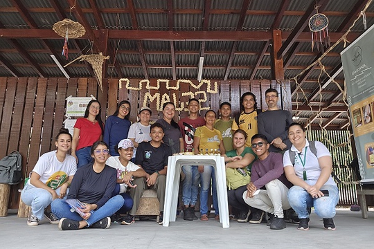 Visita técnica na Floresta Nacional do Tapajós conectou estudantes a práticas tradicionais e inovações no cultivo de produtos da sociobiodiversidade.