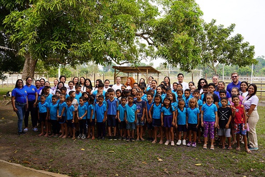 Em sua 12ª edição, o Natal Solidário do Ibef presenteou 69 alunos, de 5 a 12 anos, com material escolar e brinquedos. Ação solidária contou com a participação de alunos e servidores da Ufopa e de artista do grupo de teatro Iurupari.