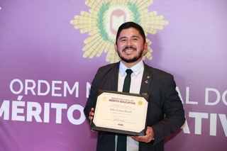 Homenagem ocorreu em Brasília e integra programação dos 95 anos do MEC.