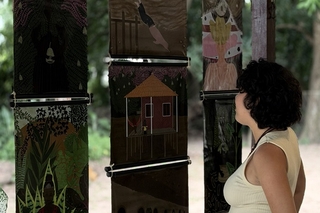 A coleção explora memórias orais, mitologias e habitações da região de várzea do Baixo Amazonas